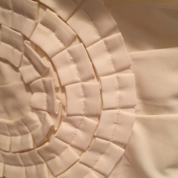 Ivory Strapless Dress (Medium) - Picture 5 of 9